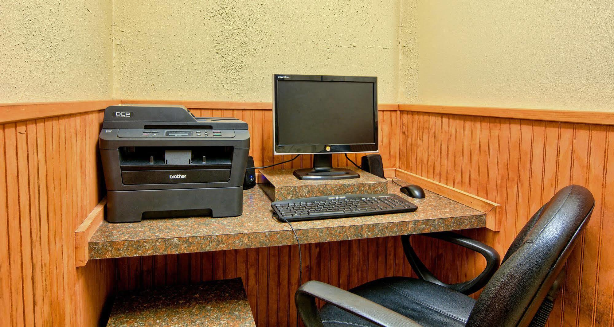 Days Inn By Wyndham Doswell \/ Kings Dominion Area Bagian luar foto